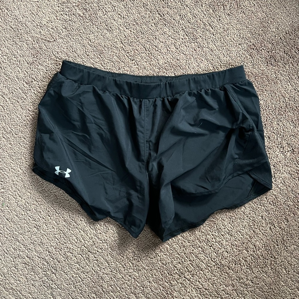 UNDER ARMOUR shorts (size large)